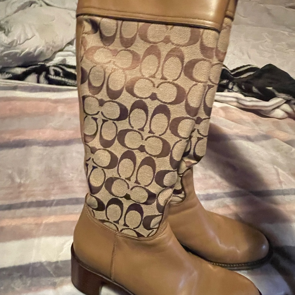 Coach boots 👢 - Picture 6 of 9